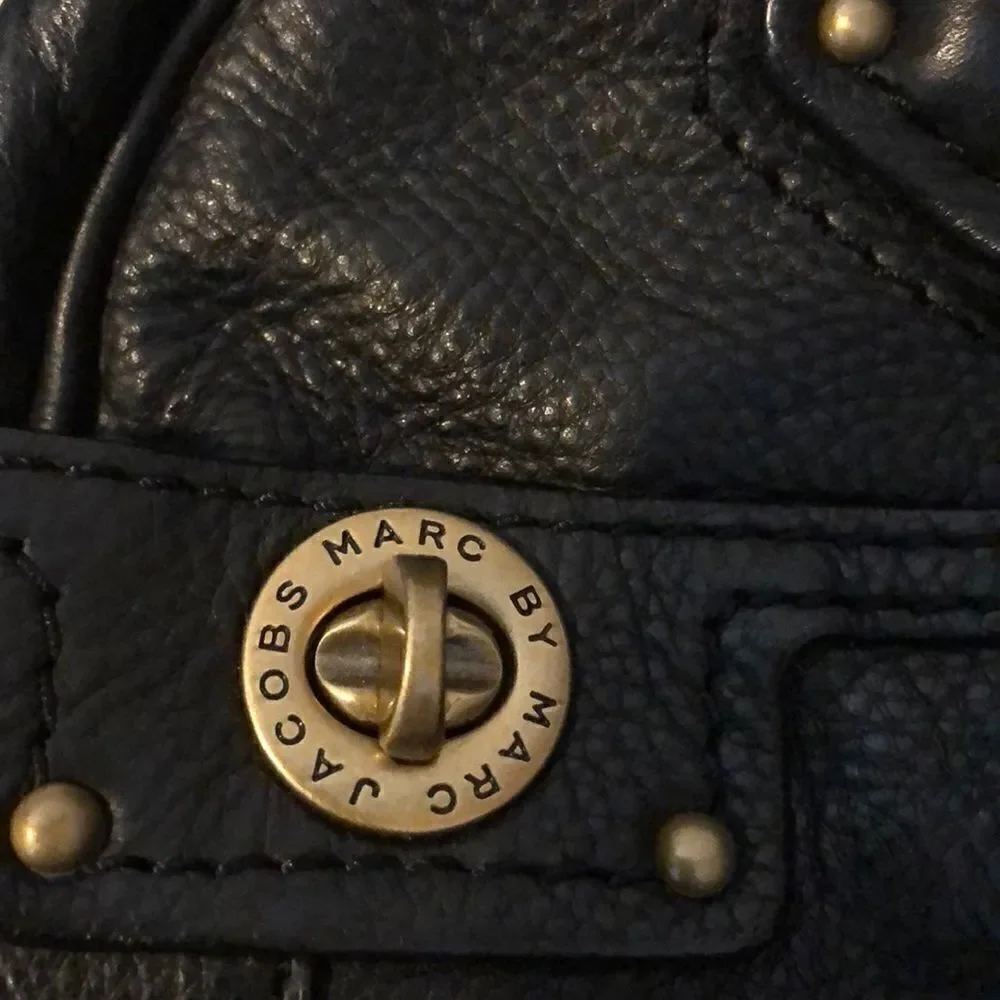 MARC BY MARC JACOBS Totally Turnlock Core Bowler Bag Blk Leather Brass Hardware